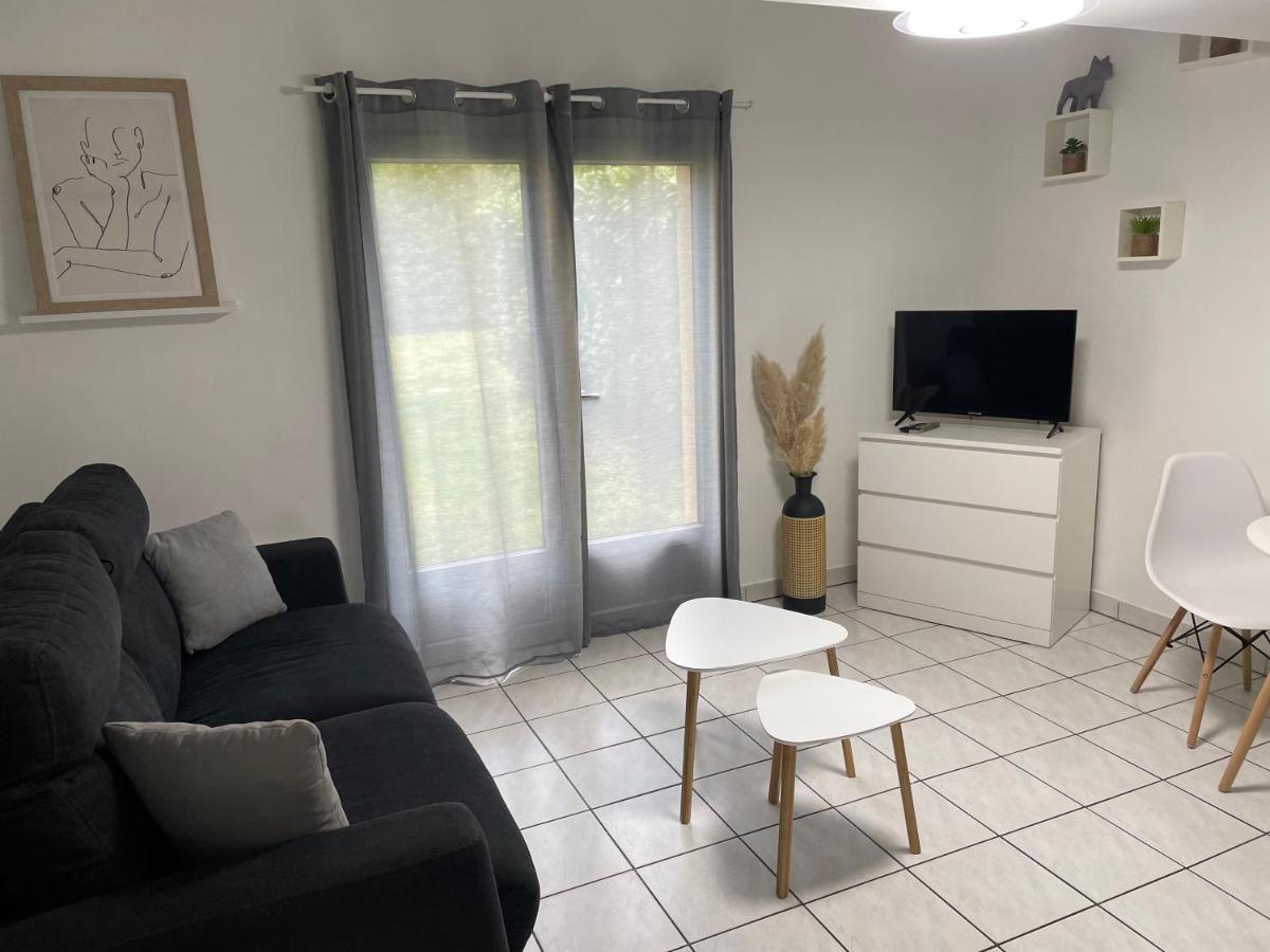 Le First Auversois Charmant Studio Avec Jardinet Apartman Kültér fotó
